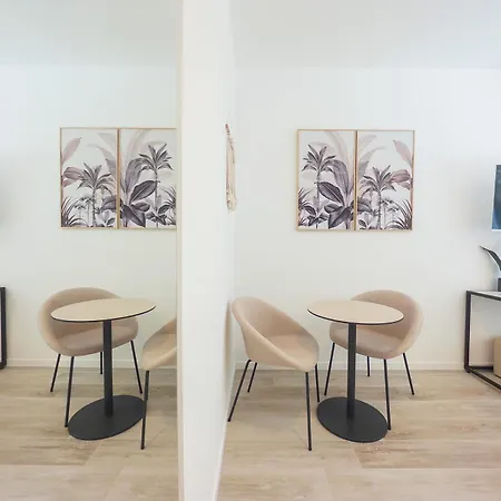 White Ottaviano 招待所 4*