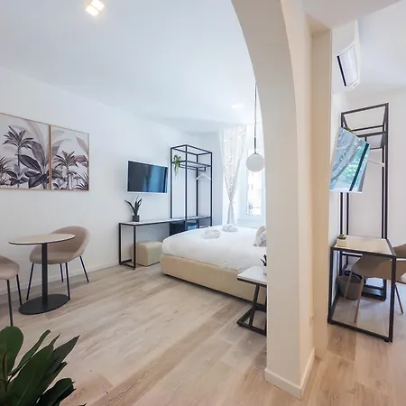 Konukevi White Ottaviano 4*